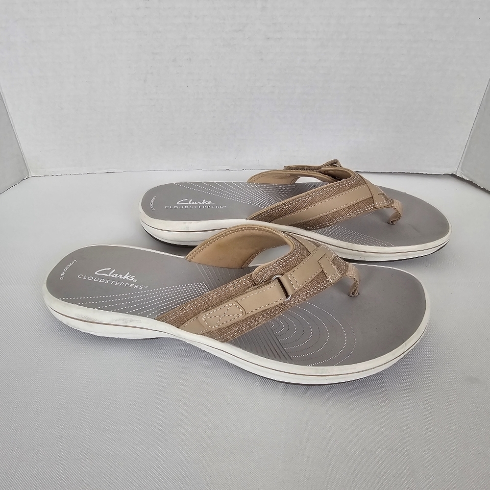 Clarks Cloudsteppers Breeze Sea Thong Sandals Size 9 Comfort Cushioned - Picture 2 of 14